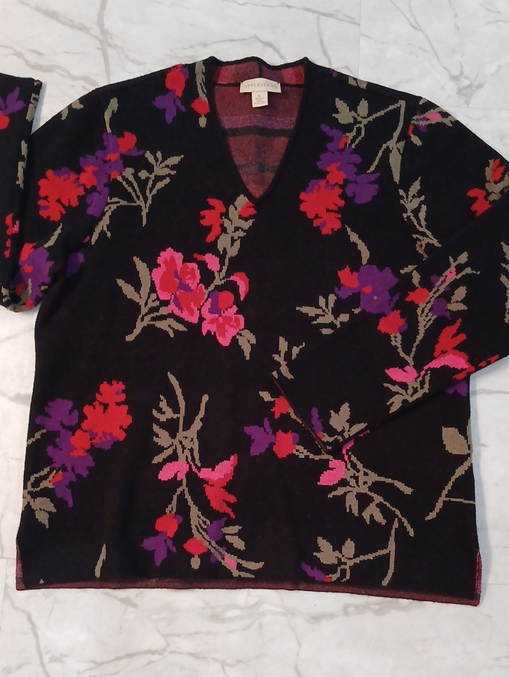 Appleseed's Artsy Botanical Jacquard Black V-Neck Sweater Large